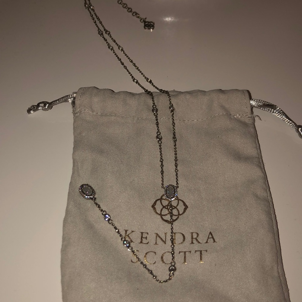 Kendra Scott necklace